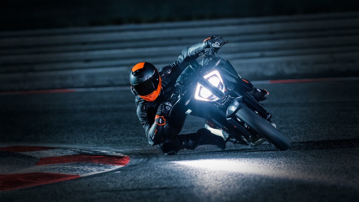 2021 KTM Duke 1290 Super R