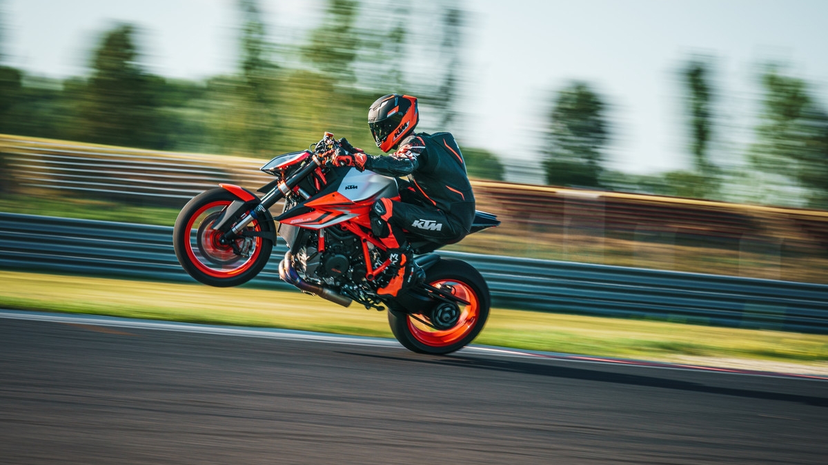 2022 KTM Duke 1290 Super R ABS