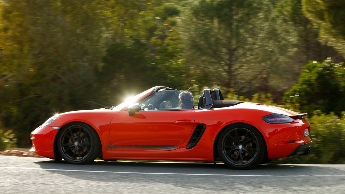 2022 Porsche Boxster T