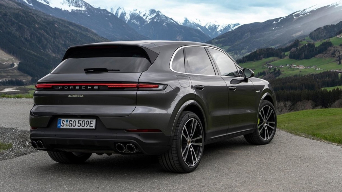 2024 Porsche Cayenne E-Hybrid