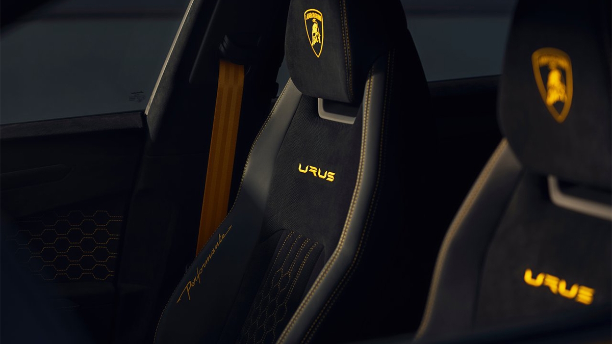 2023 Lamborghini Urus Performante