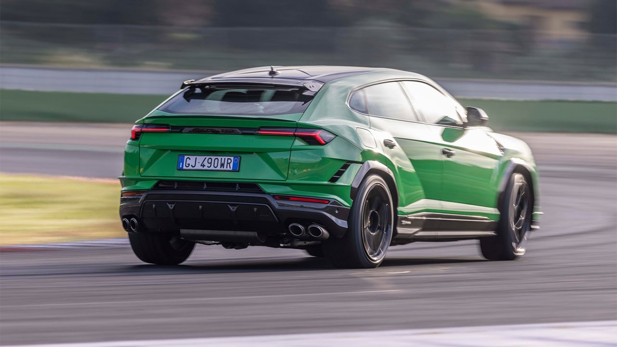 2023 Lamborghini Urus Performante