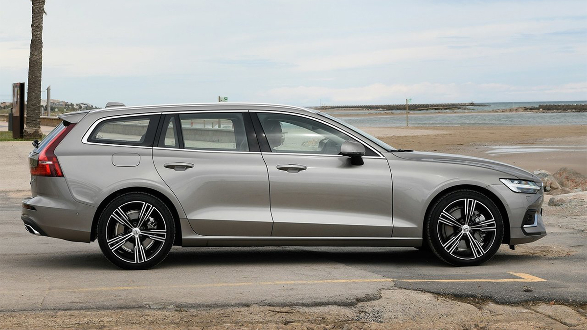 2024 Volvo V60 Plus B3