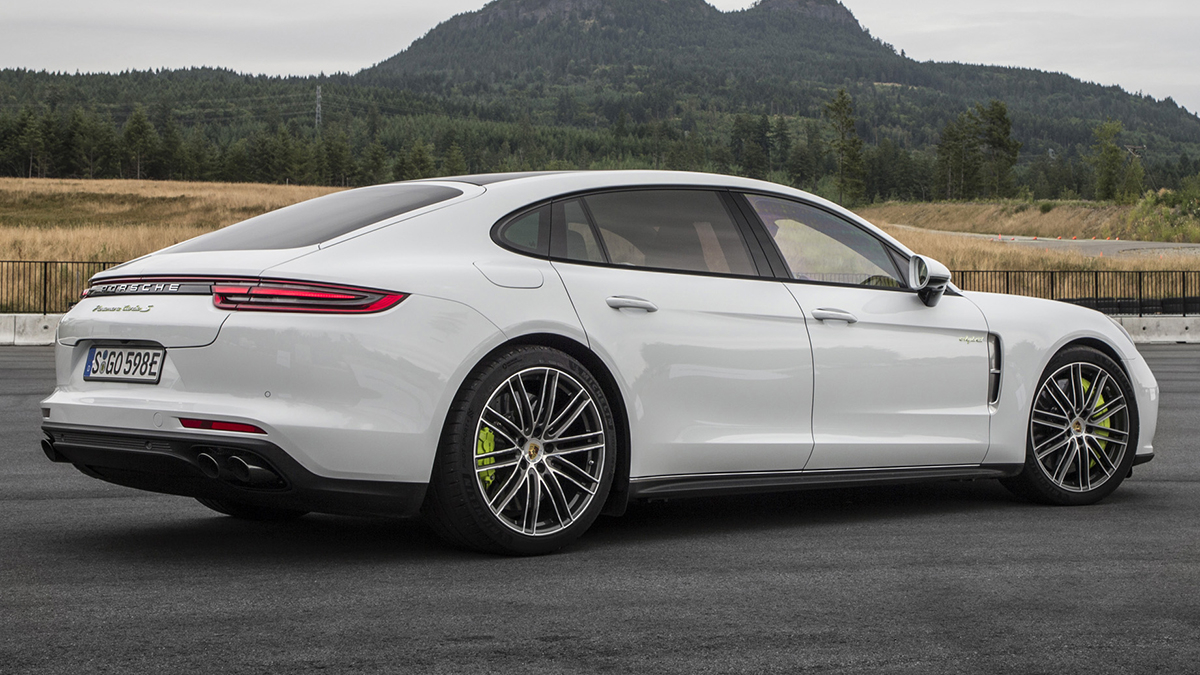 2019 Porsche Panamera Turbo S  E-Hybrid Executive