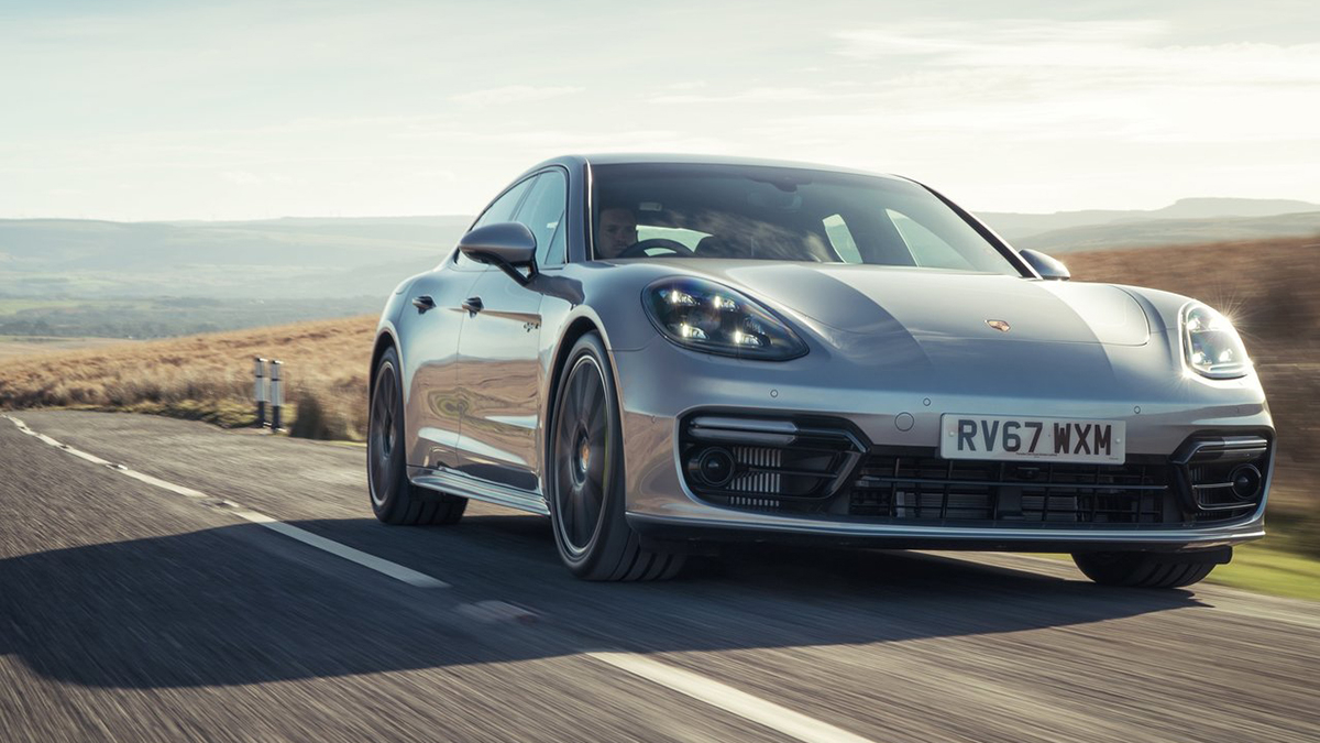 2019 Porsche Panamera Turbo S  E-Hybrid