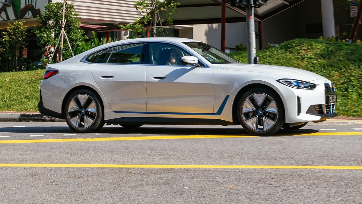 2024 BMW i4 eDrive40