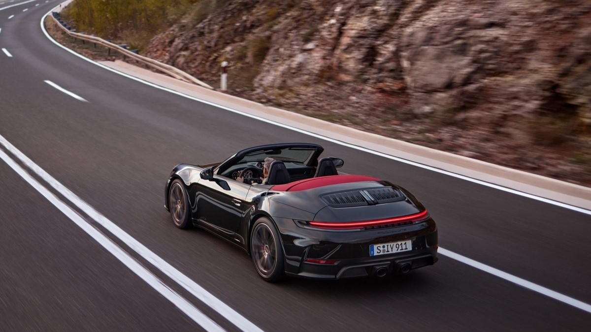 2025 Porsche 911 Carrera GTS Cabriolet