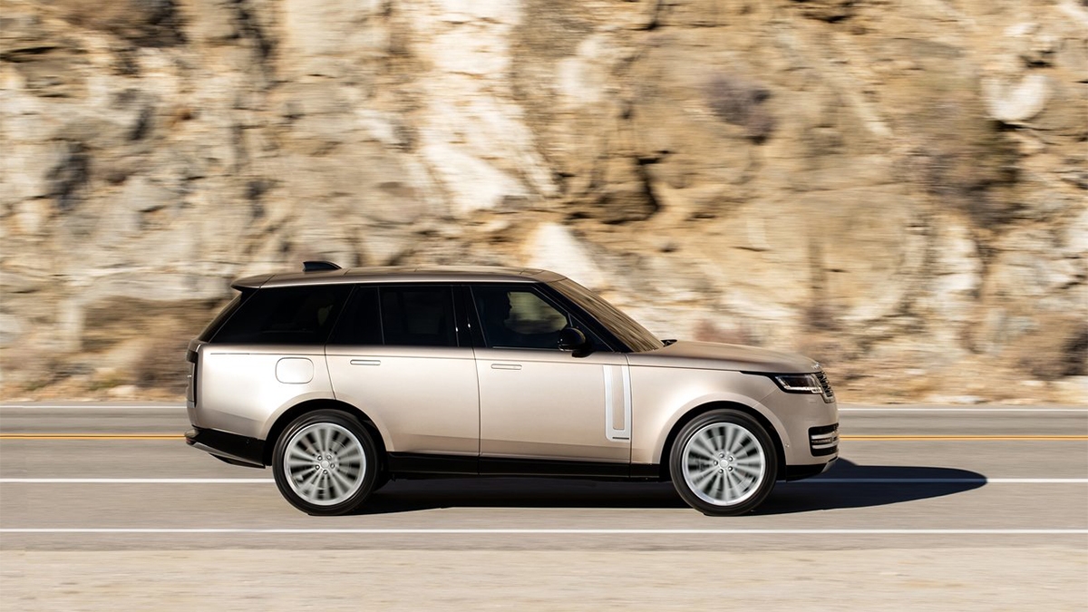 2023 Land Rover Range Rover D350 SE SWB