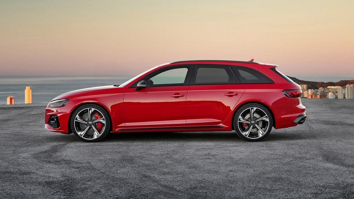 2023 Audi A4 Avant RS4