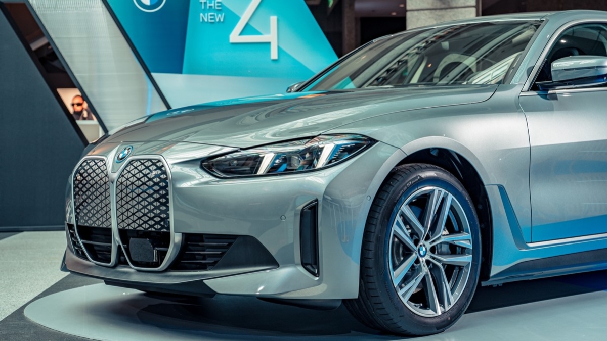 2025 BMW i4 eDrive40