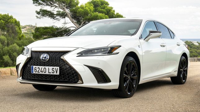 2023 Lexus ES 300h F Sport Design