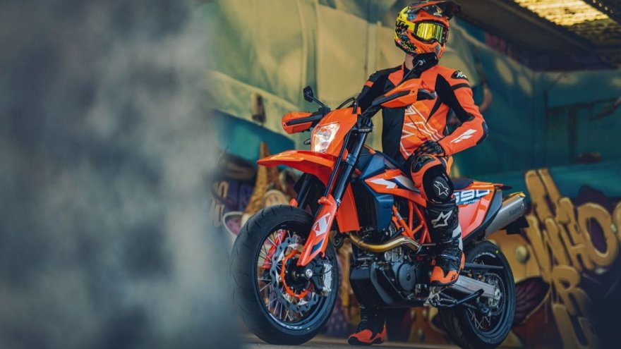 2023 KTM 690 SMC R ABS