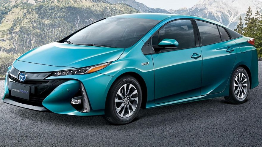 2023 Toyota Prius PHV