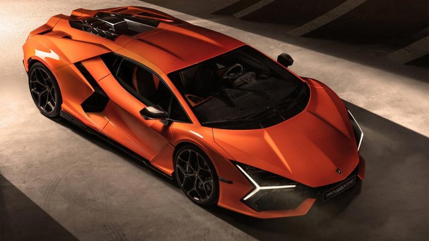 2024 Lamborghini Revuelto