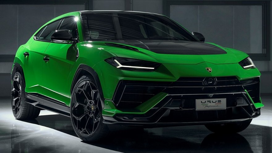 2023 Lamborghini Urus Performante