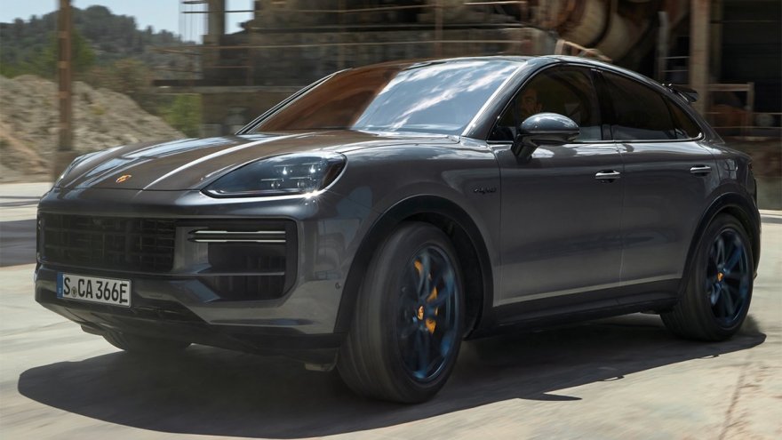 2024 Porsche Cayenne Coupe Turbo E-Hybrid with GT Package