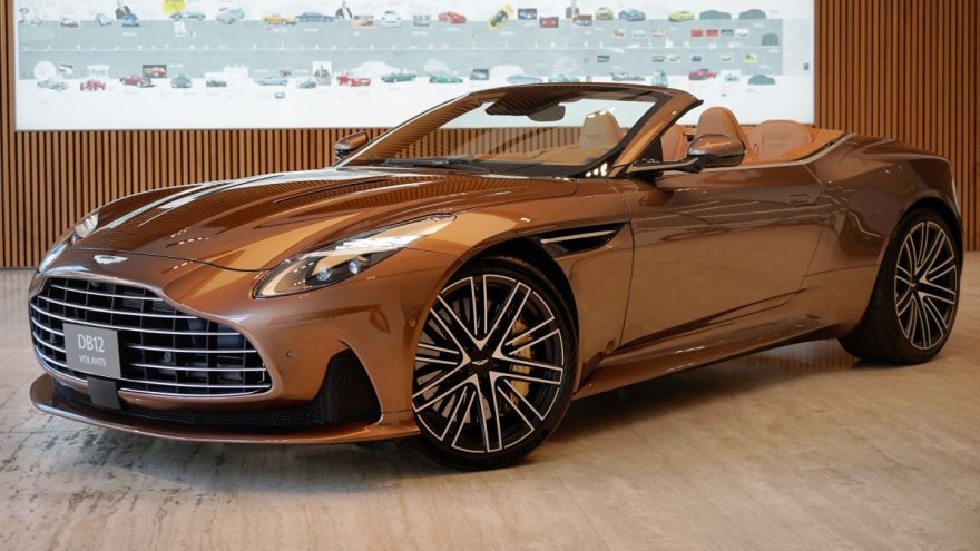 2024 Aston Martin DB12 Volante 4.0 V8