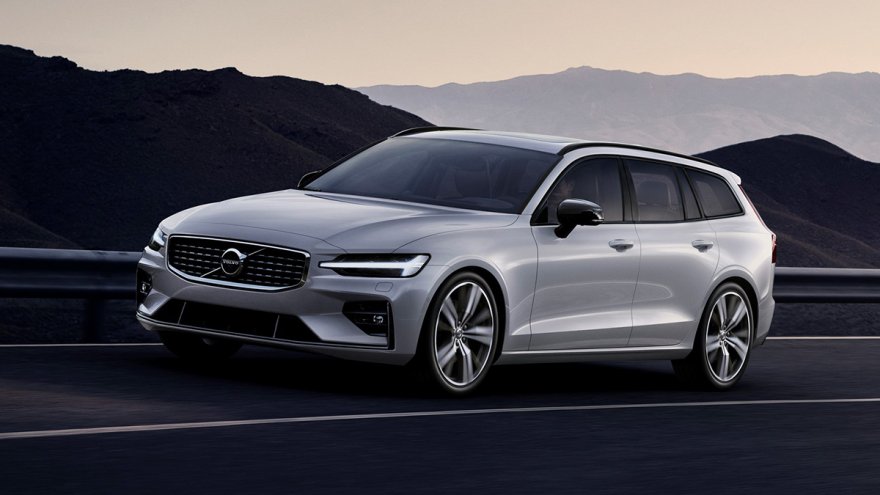 2022 Volvo V60 B5 R-Design