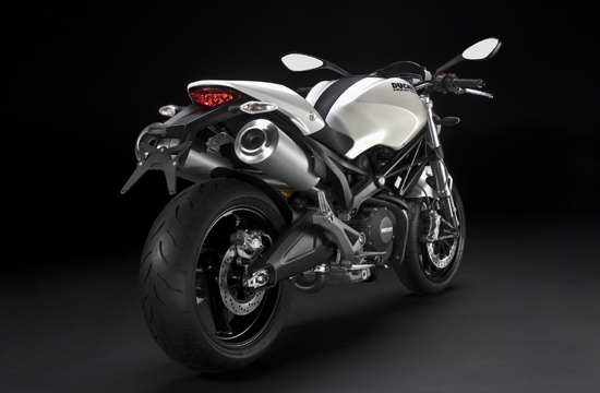 Ducati_Monster_696