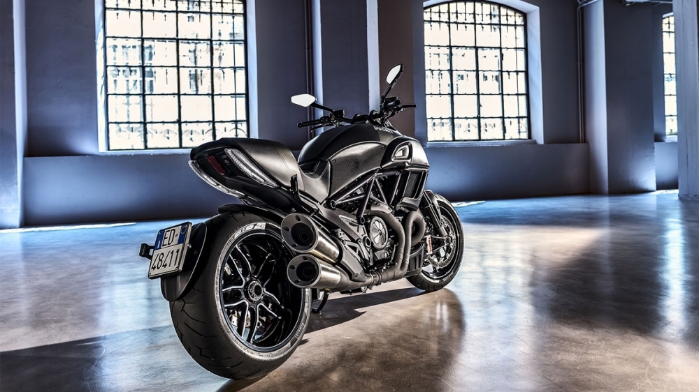 Ducati_Diavel_Carbon