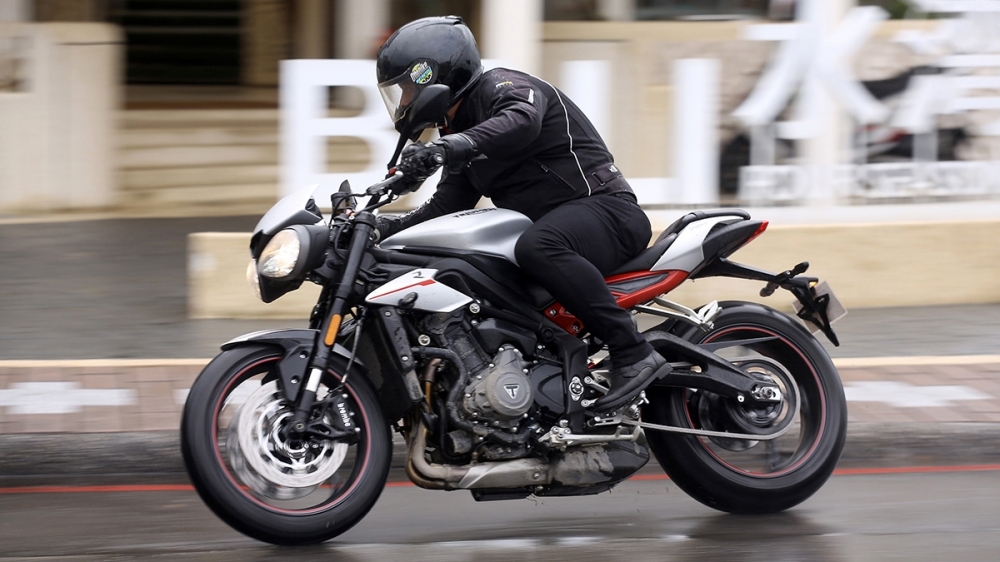 Triumph_ Street Triple R_800