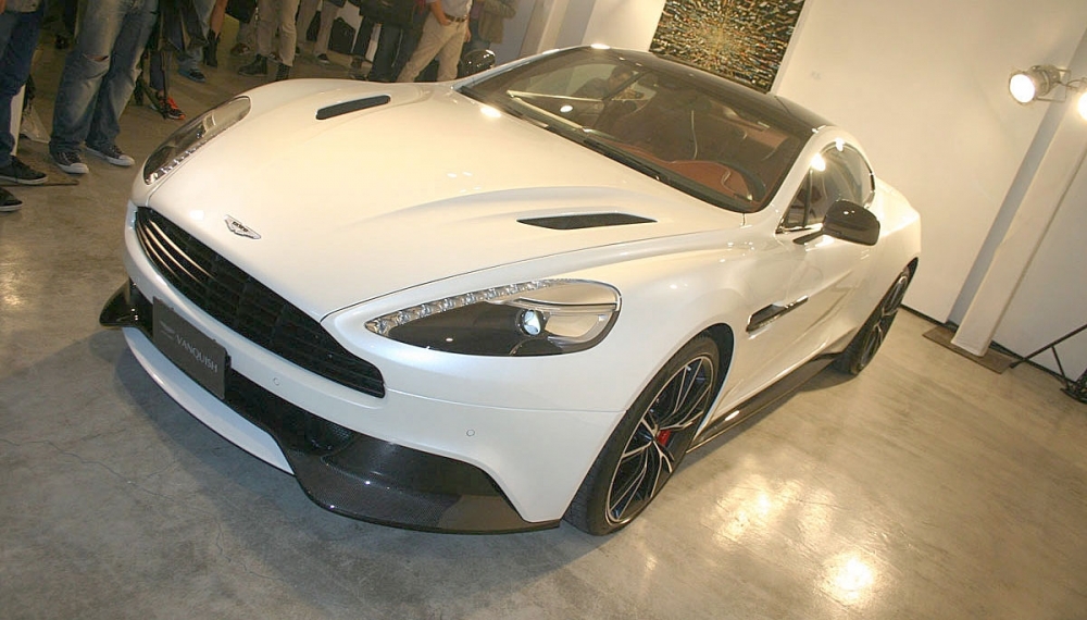 Aston Martin_Vanquish_6.0 V12