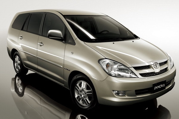 Toyota_Innova_2.7 J AT