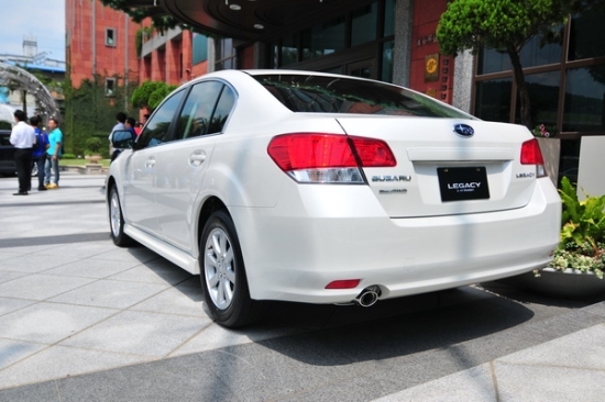 Subaru_Legacy Sedan_2.5i