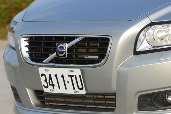 Volvo_V50_D4 R-Design