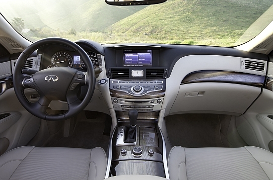 Infiniti_M_25 Luxury