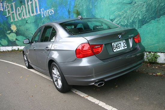 BMW_3-Series Sedan_320i