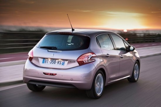 Peugeot_208_1.6 VTi AT