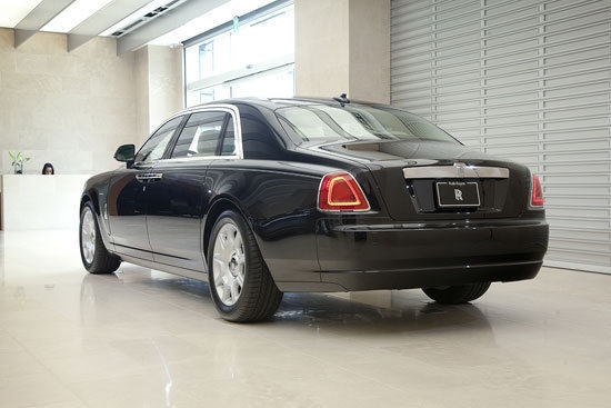 Rolls-Royce_Ghost_6.6 V12 EWB