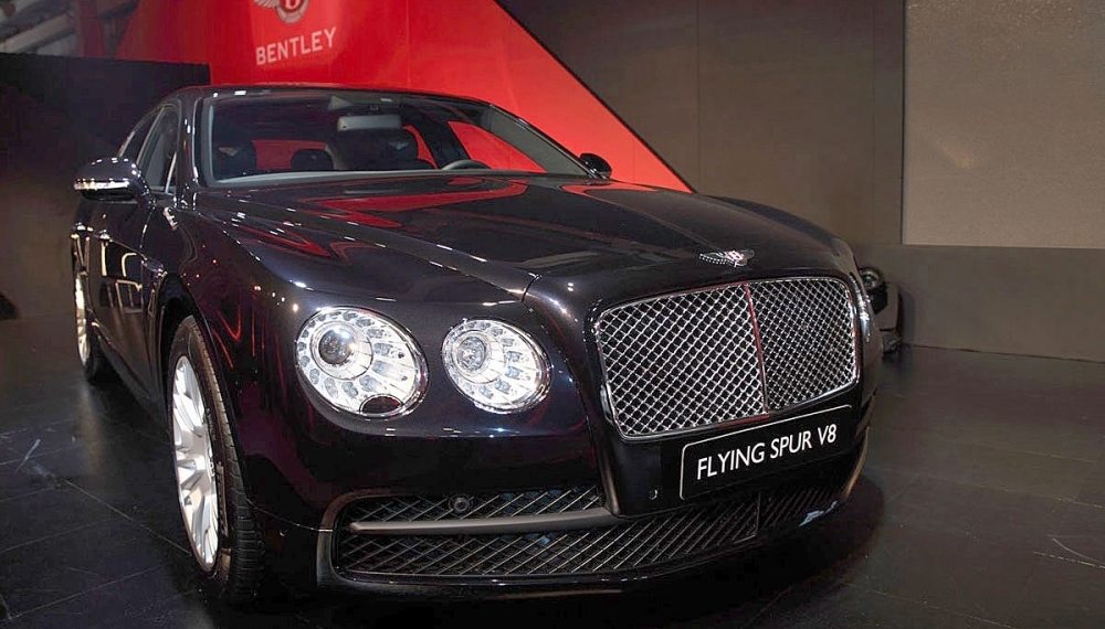 Bentley_Flying Spur_4.0 V8