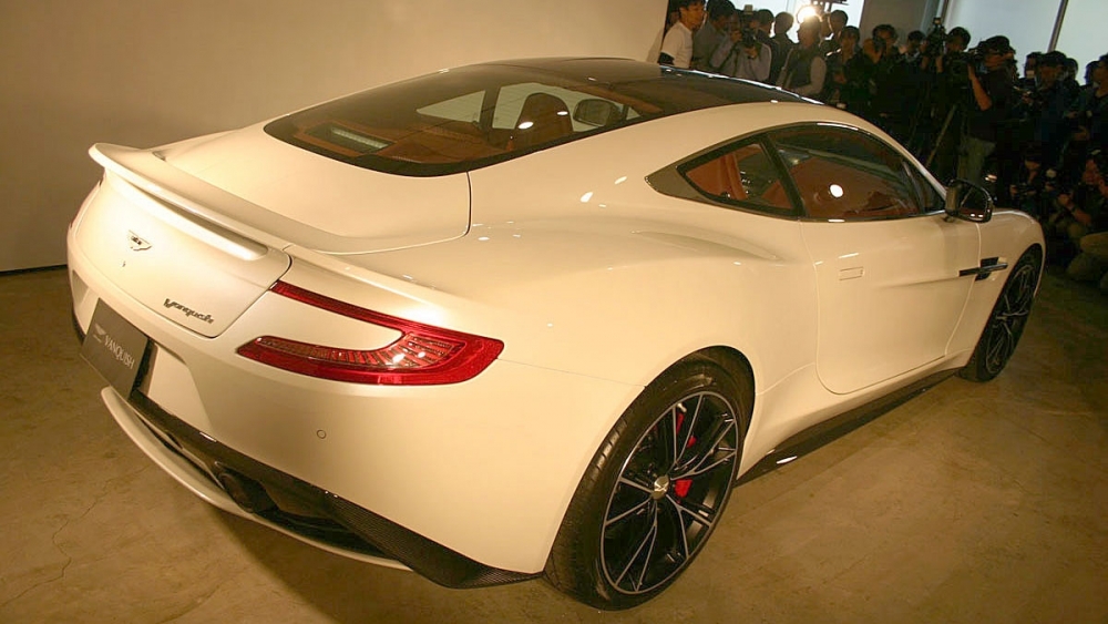 Aston Martin_Vanquish_6.0 V12