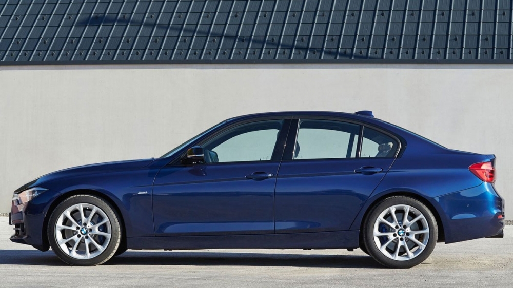 BMW_3-Series Sedan_318d