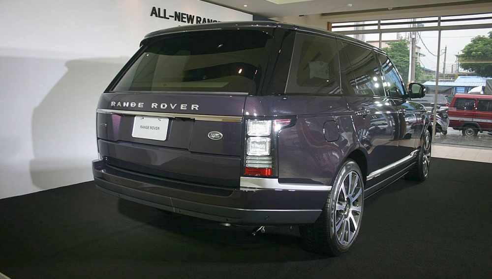 Land Rover_Range Rover_5.0 V8 SC Autobiography Black LWB