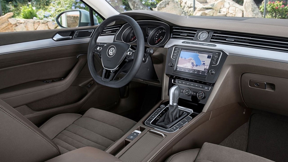 Volkswagen_Passat Sedan_280 TSI BMT CL