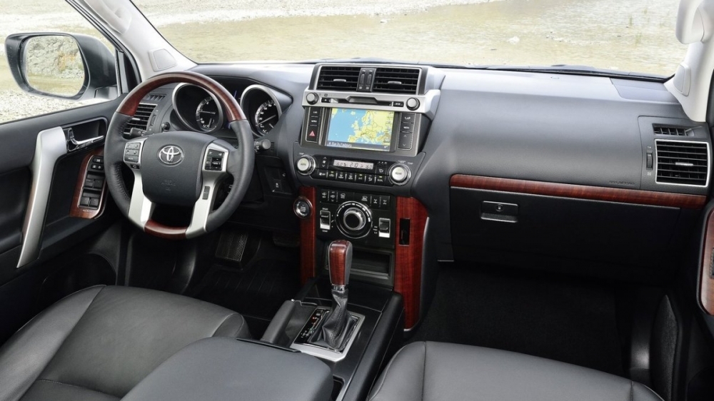 Toyota_Land Cruiser_Prado 4.0 VX