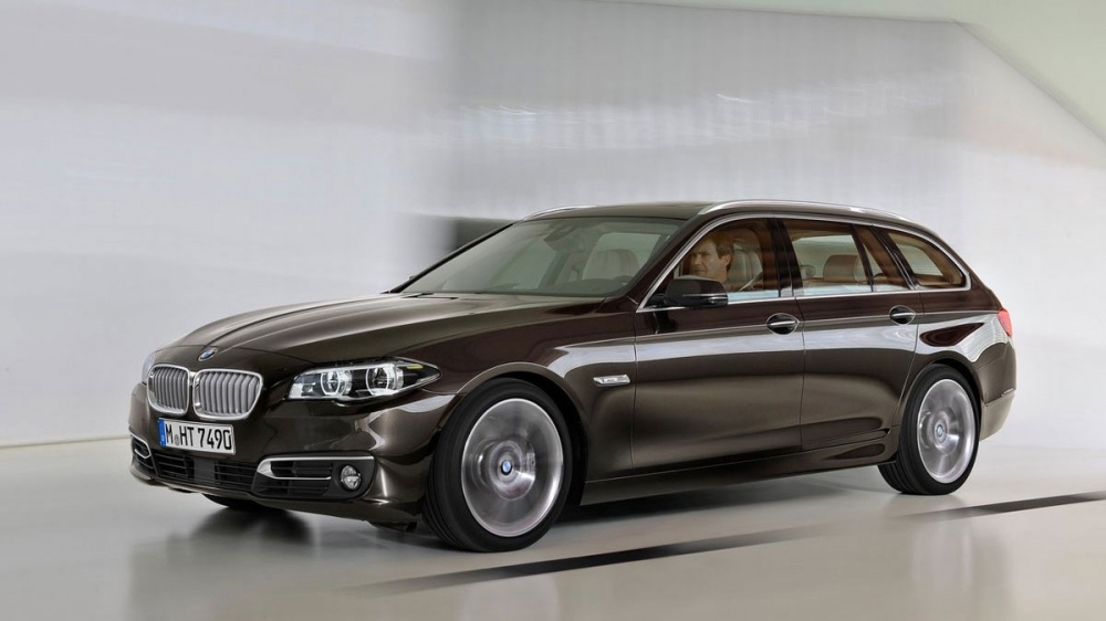 BMW_5-Series Touring_520i