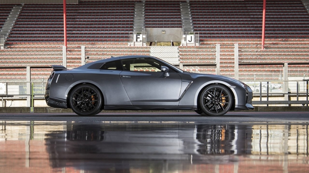 Nissan_GT-R_3.8 Black  Premium Edition