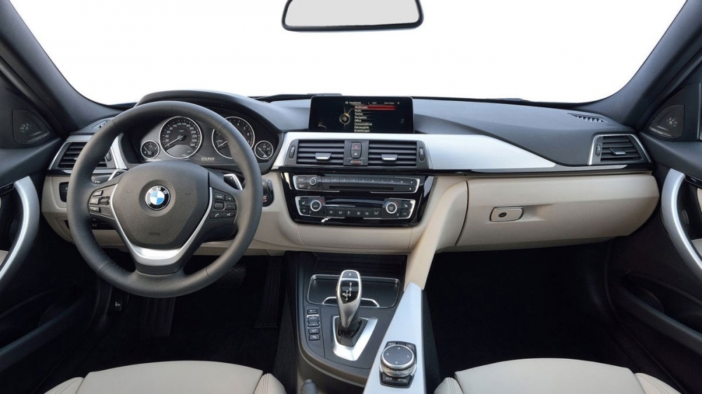 BMW_3-Series Sedan_318i