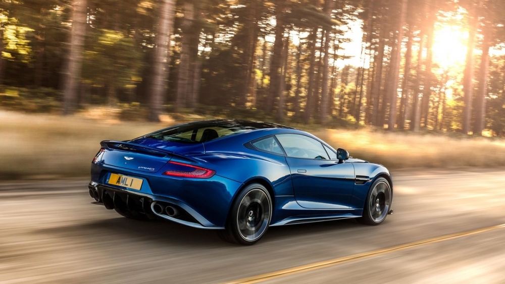 Aston Martin_Vanquish_S 6.0 V12