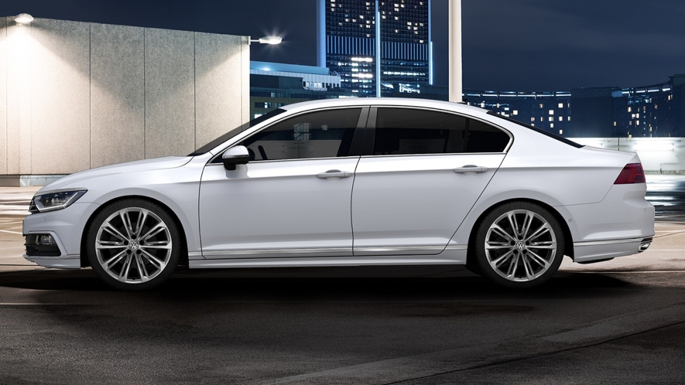 Volkswagen_Passat Sedan_380 TSI R-Line Performance