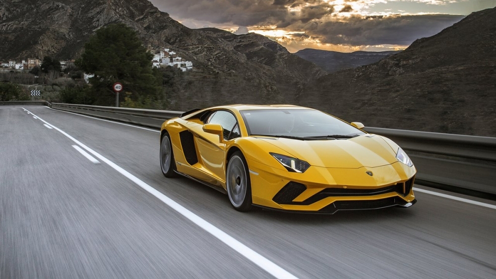 Lamborghini_Aventador S Coupe_V12