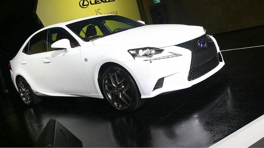 2015 Lexus IS 300h F Sport版