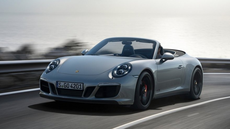 2019 Porsche 911 Carrera 4 GTS Cabriolet